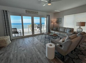 تلفزيون ذكي، مشغل دي في دي، كُتُب