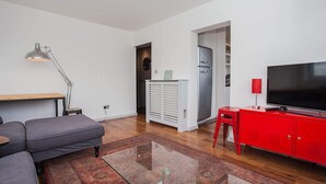 Basic Apartment, 1 King Bed | Living room - Modern 1 Bedroom Apartment in E1 London (London)