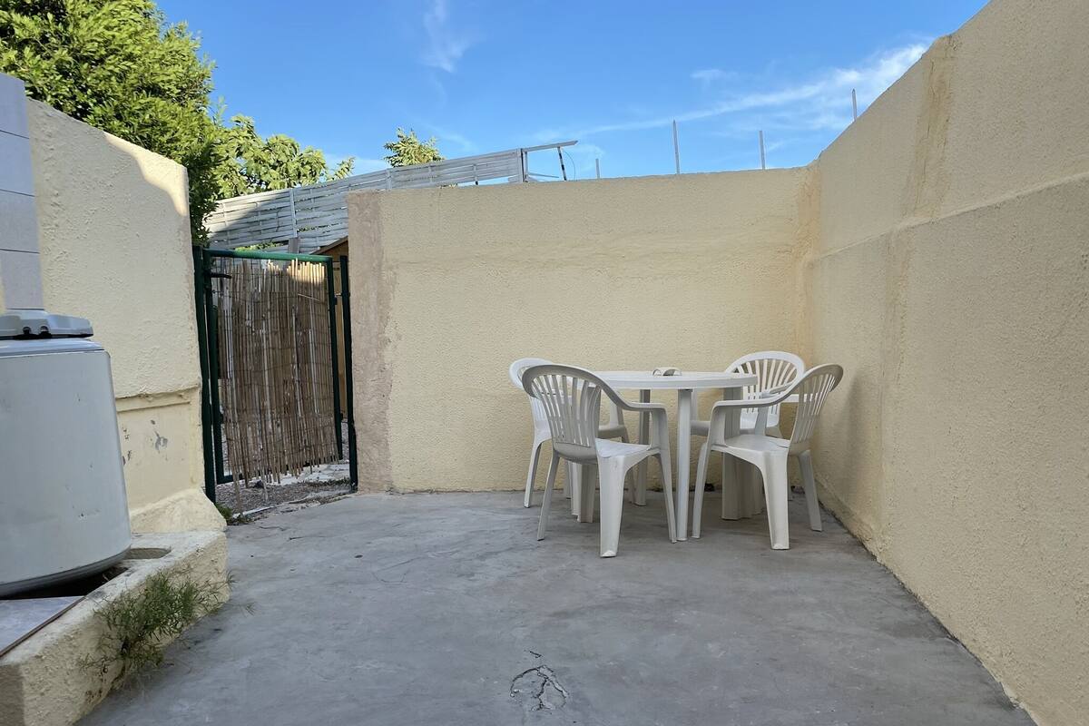 Nhà (MAISON ROUGE) | Vườn