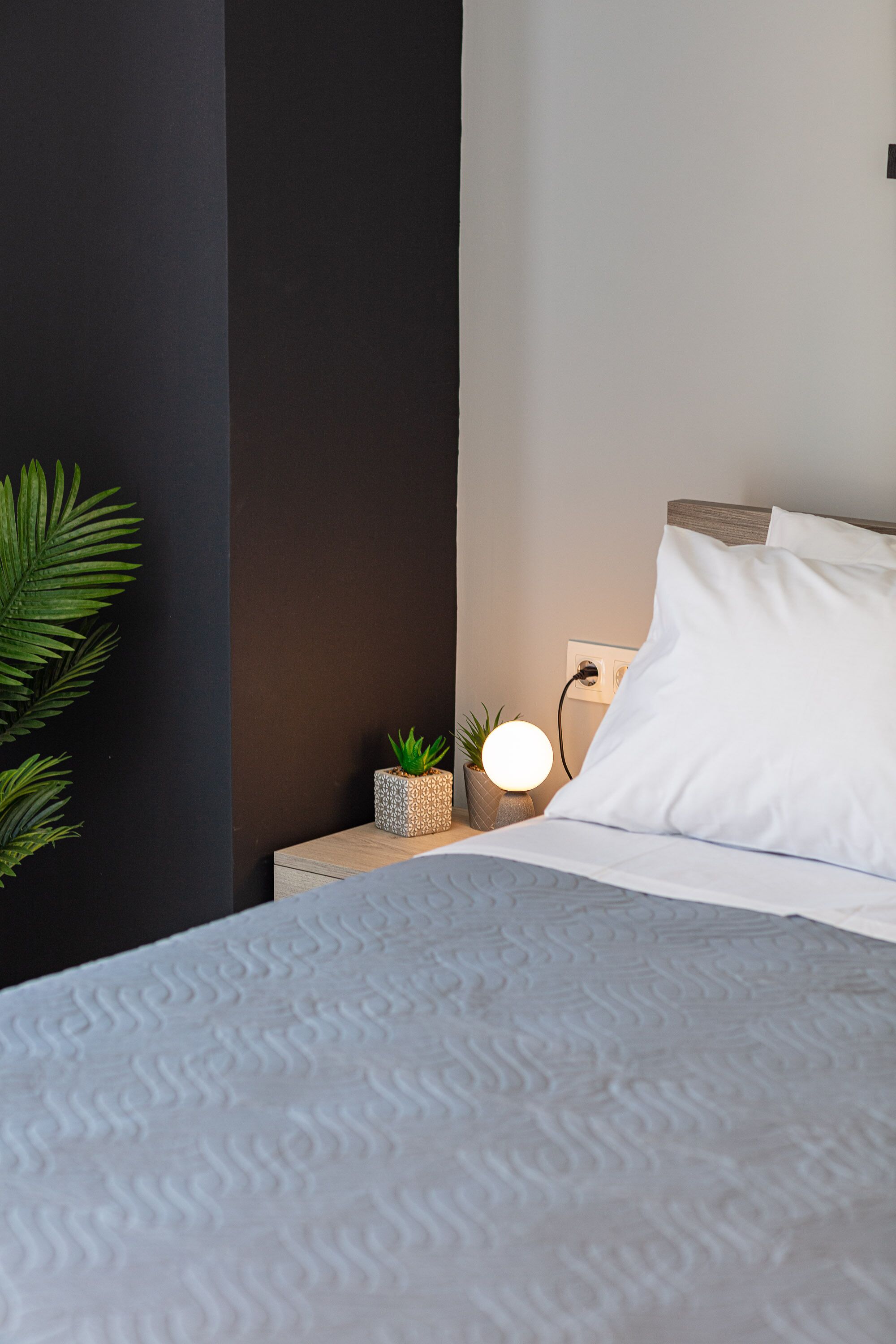 Semiso Beach Suites- 1 Bedroom Apartment 