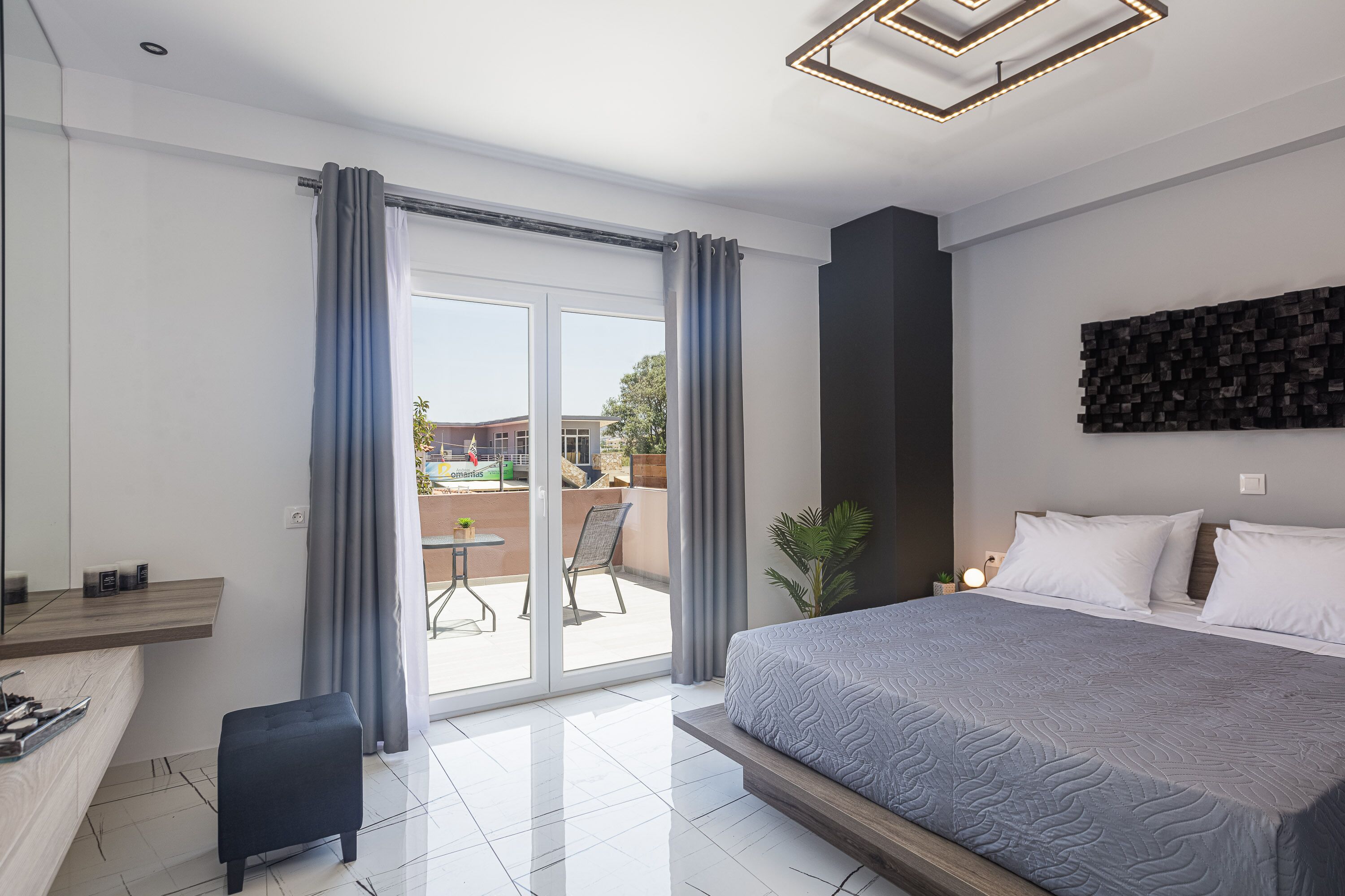 Semiso Beach Suites- 1 Bedroom Apartment 