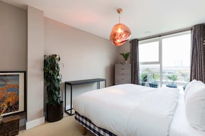 Basic Apartment, Multiple Beds | 1 bedroom, laptop workspace, iron/ironing board, free WiFi