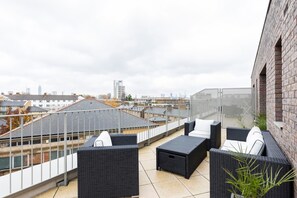 Basic Apartment, Multiple Beds | Balcony - Bright 1 Bedroom Apartment With Large Private Terrace in Brixton (London)