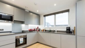 Basic Apartment, Multiple Beds | Private kitchen - Bright 1 Bedroom Apartment With Large Private Terrace in Brixton (London)