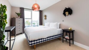 Basic Apartment, Multiple Beds - Bright 1 Bedroom Apartment With Large Private Terrace in Brixton (London)