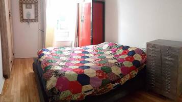 Basic Apartment, 1 Queen Bed with Sofa bed | 1 bedroom, laptop workspace, iron/ironing board, bed sheets