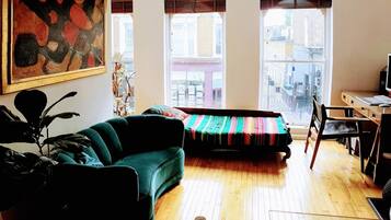 Basic Apartment, 1 Queen Bed with Sofa bed | Dining