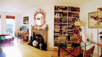 Basic Apartment, 1 Queen Bed with Sofa bed | Interior