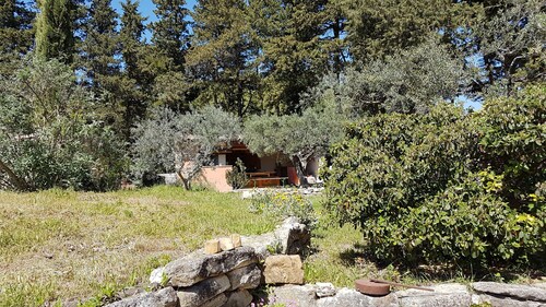Gîte aux Pieds du Ventoux Pour 10 Pers Avec Piscine