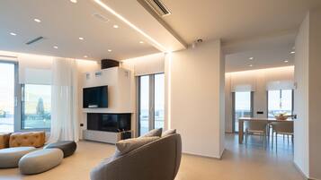 Smart TV, ping pong, stereo