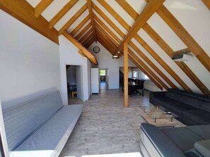 Stereo - 130" SAT-TV Laser Projector Sound balcony 2parking (Waldbronn)