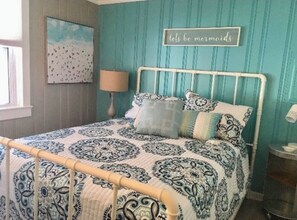 2 bedrooms, desk, iron/ironing board, travel cot