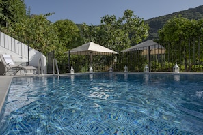 Casa, várias camas | Piscina | Piscina externa