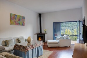 House, Multiple Beds | Living room | 30-inch TV with digital channels, fireplace - Beautiful House With Fantastic Views of the Sierra (Grazalema)