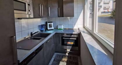 2 Room Kitchen 65"smart SAT-TV Prime Washer-Dryer Balcony Parking for 4+2 Guests
