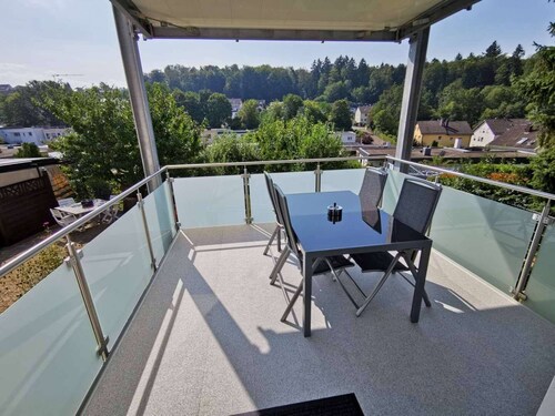 2 Room Kitchen 65"smart SAT-TV Prime Washer-Dryer Balcony Parking for 4+2 Guests