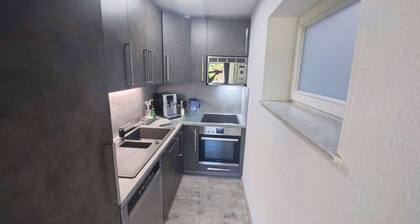 2 Rooms Kitchen Whirlpool Shower-Toilet 75"SAT-TV Terrace Parking for 4+2 Guests