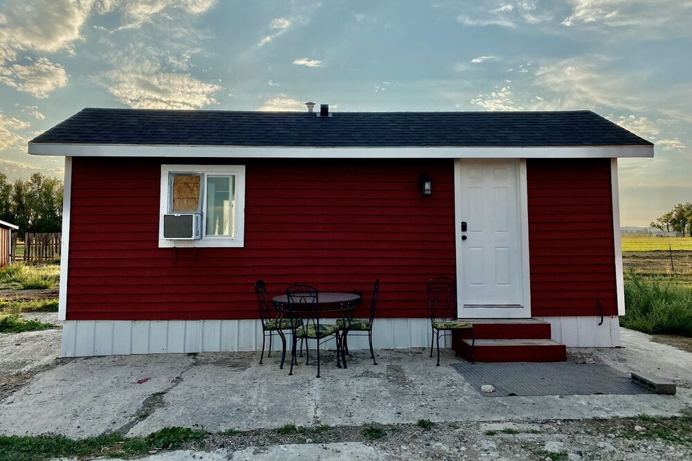 Tiny House in the country, close to Billings