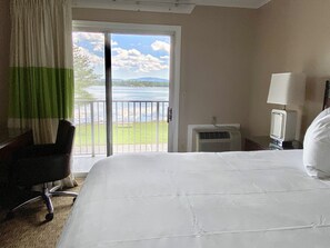 Blackout curtains, free WiFi, bed sheets