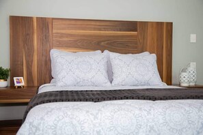 2 bedrooms, in-room safe, desk, iron/ironing board