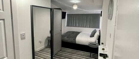 標準開放式客房, 獨立浴室 | 其他設施