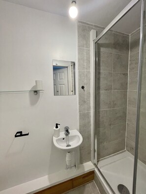 Standard Studio, Ensuite | Bathroom - Wisteria Studio (London)