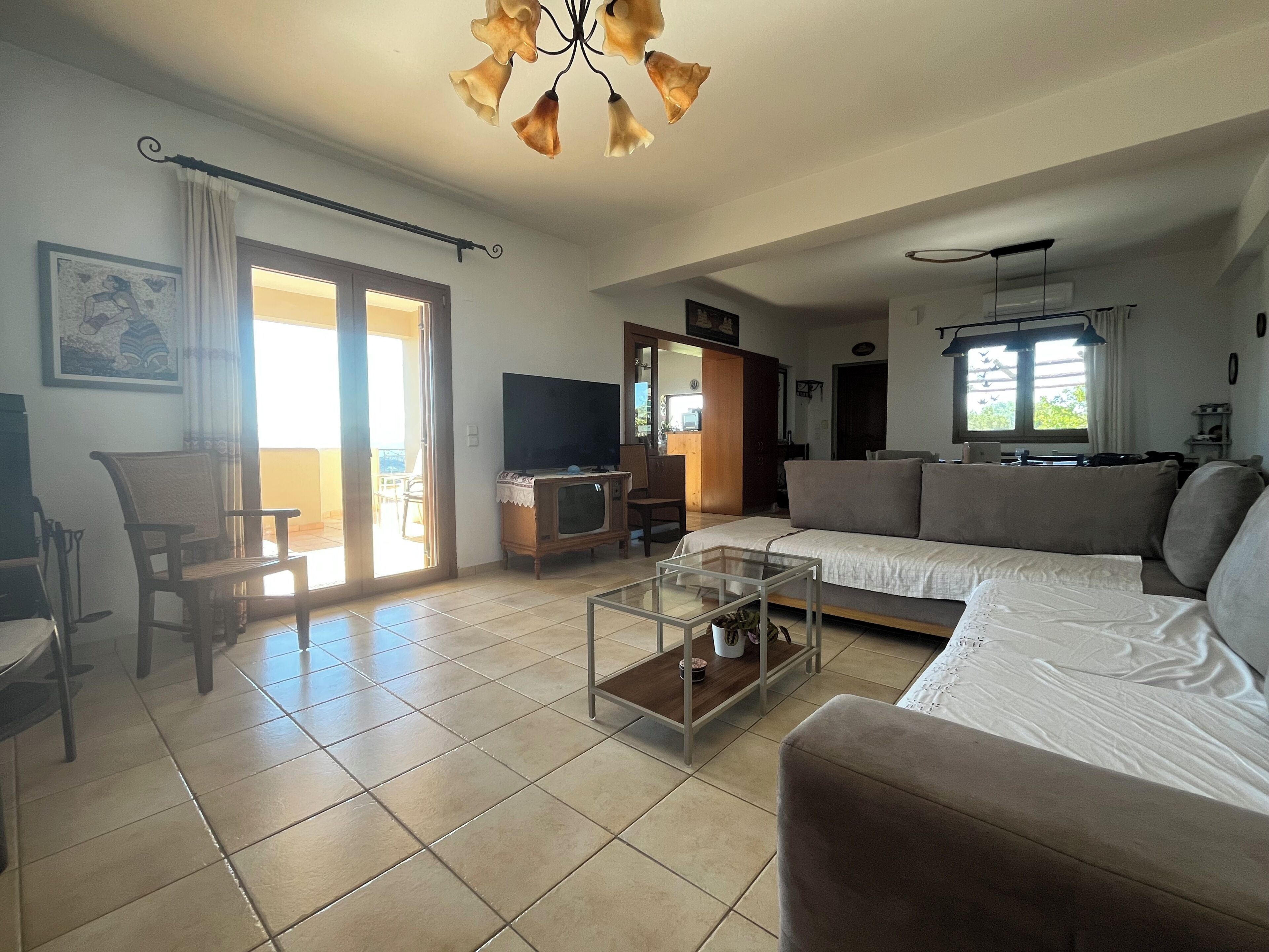 Smart TV, fireplace, video games, printers