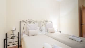 1 chambre, lit parapluie, Wi-Fi gratuit, draps fournis