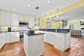 Condo, Multiple Beds, Private Pool, River View | Private kitchen | Fridge, microwave, stovetop, dishwasher - 9953pvfishercove52sgnco - Ponte Vedra Fishermans Cove 52 (Ponte Vedra Beach)