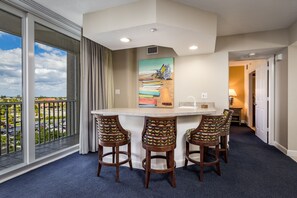 Condo, varias camas, alberca privada, vista al océano | Cocina privada | Refrigerador, microondas, parrilla de estufa y lavavajillas