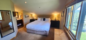2 bedrooms, desk, iron/ironing board, travel crib
