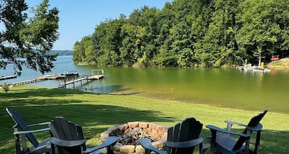 2 Bedroom Lake Front House on Douglas Lake - Private Cove with Amazing Views