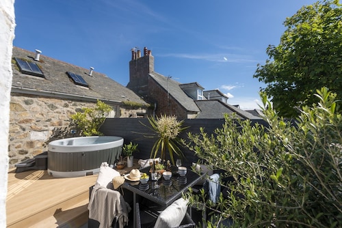 Azenor - Hot tub & Free Parking