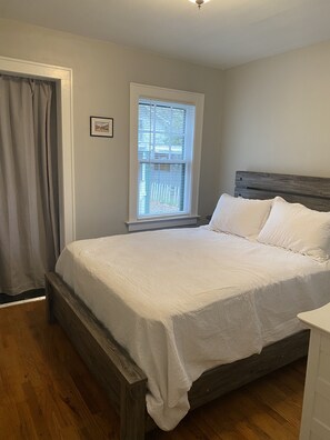 2 bedrooms, desk, iron/ironing board, travel cot