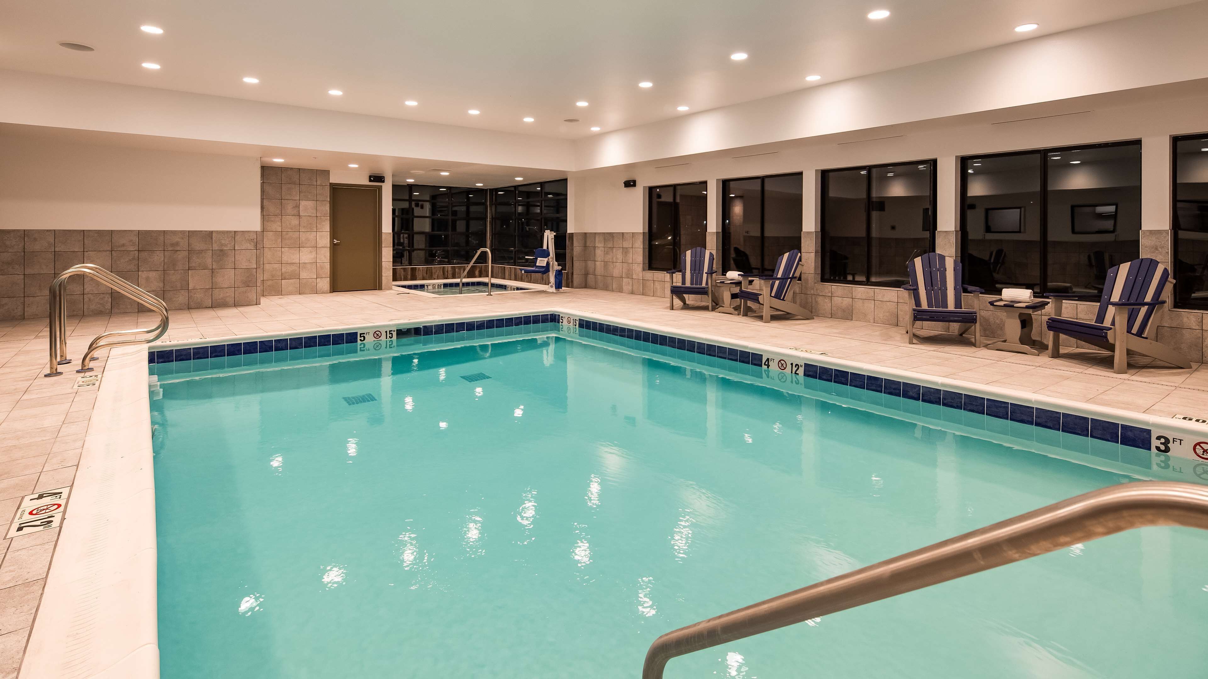 indoor pool, pool loungers