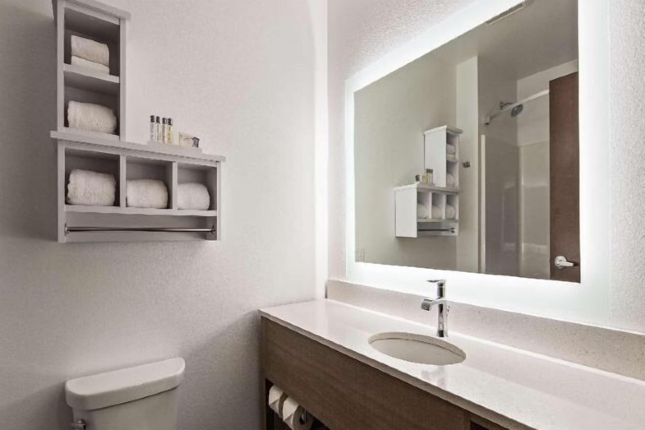 Bathroom | Free toiletries, hair dryer, towels, soap