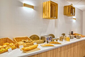 Daily buffet breakfast for a fee - Les Hameaux De Lozere, Sure Hotel Collection by Best Western (Fournels)