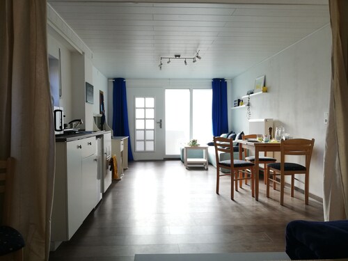 Frisch Renoviertes, Lichtdurchflutetes Apartment!