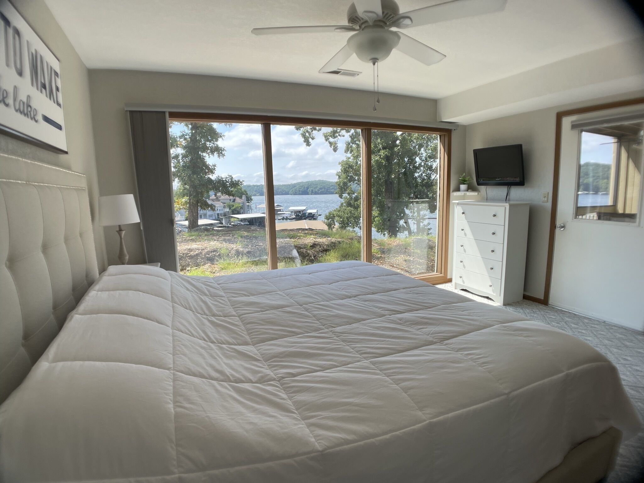 3 bedrooms, desk, iron/ironing board, free WiFi