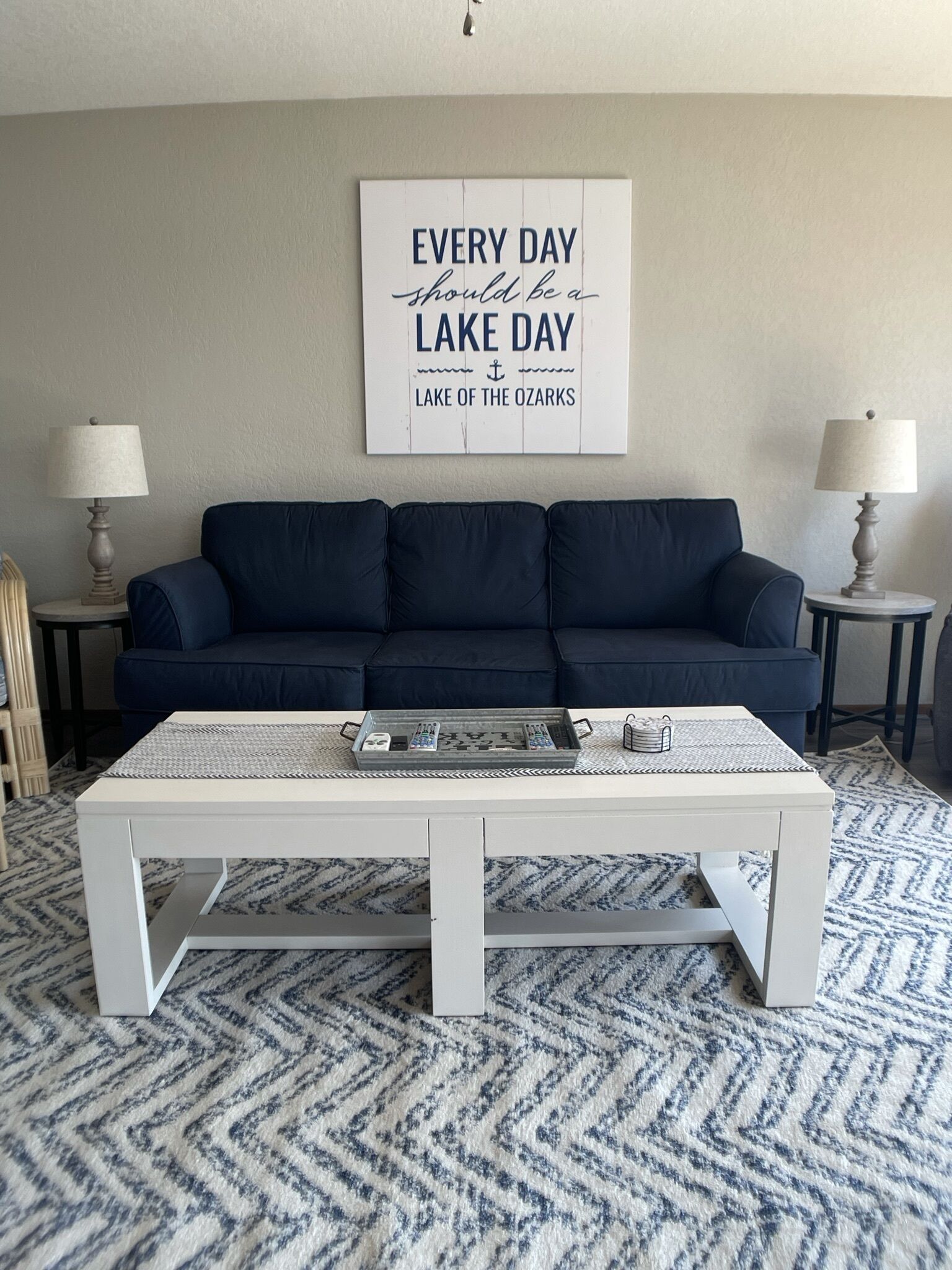  Conveniently Located Lakefront Condo– Gorgeous Views – Lakeside Pool - 5 stars!