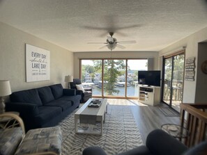 Smart TV y reproductor de DVD 