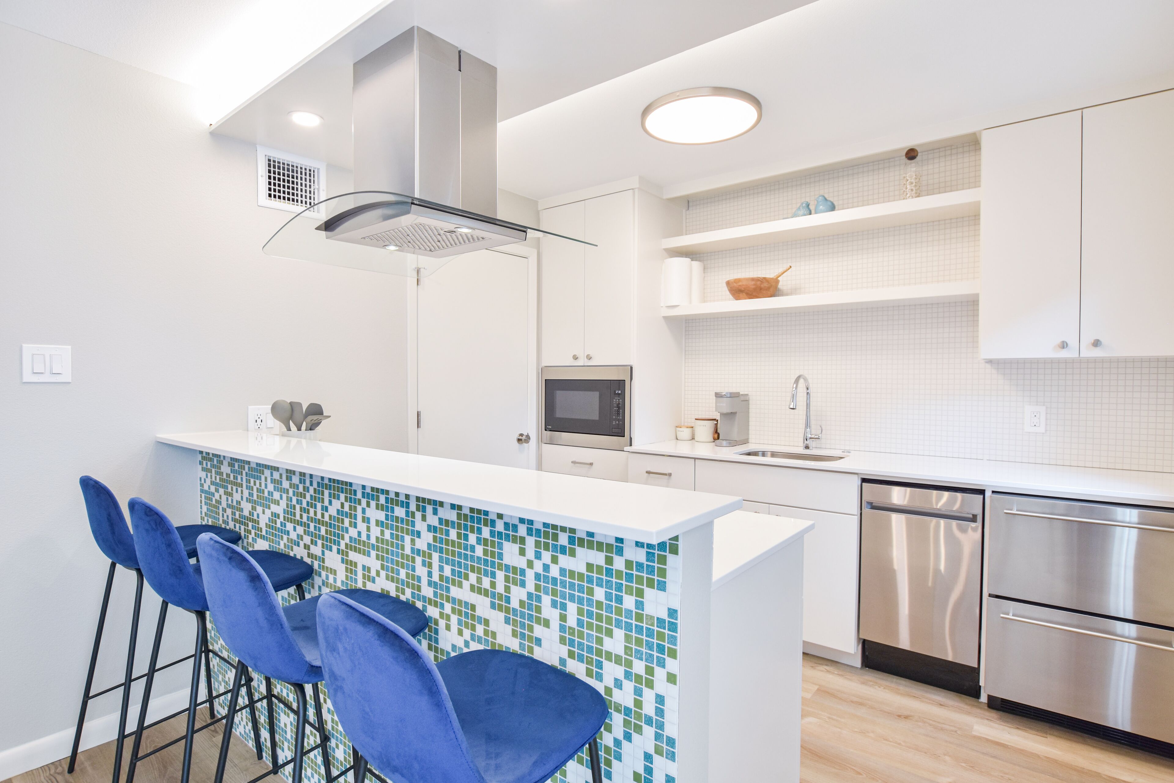 (B) 2 Bdr Mid-century apartment in Central Austin