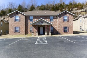 Condo (LemonDrop - 1.5mi to STRIP - Moonshin) | Exterior