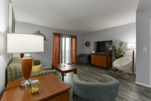 Condo (LemonDrop - 1.5mi to STRIP - Moonshin) | Exterior