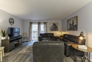 Condo (Western Comfort - JUST REMODELED!! - ) | Living room | TV
