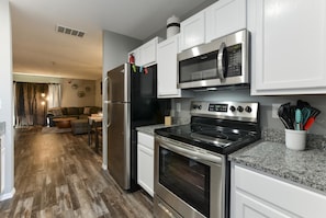 Condo (Timepiece Stay - **NEW/Remodeled** NO) | Private kitchen