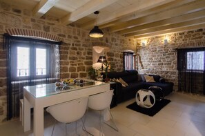 Interior - Apartment Capo Trogir-Old Town-Parking-Pet friendly-UNESCO town (Trogir)