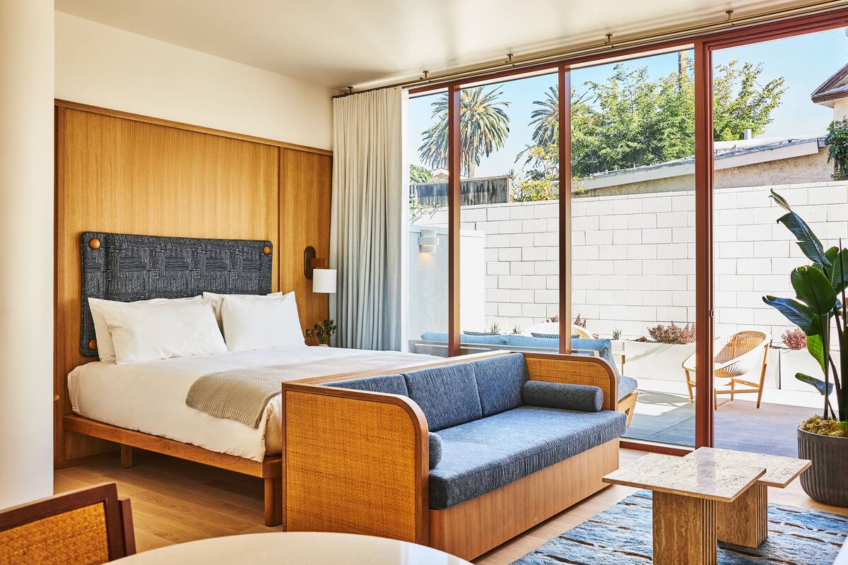Ropa de cama hipoalergénica y minibar