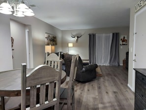 Condo (Mystic Ranch Condo - Adjustable Back ) | Living room