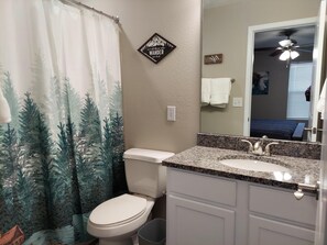 Condo (Mystic Mountain Condo - Pool - REMODE) | Bathroom